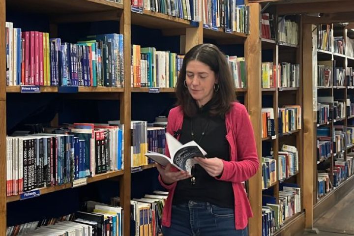 Begoña Santos Olmeda en la Libreria Desnivel